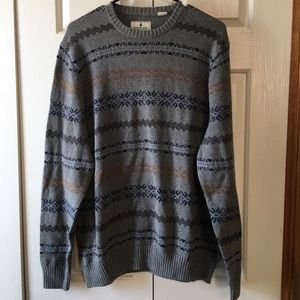 NWOT Southern Pines gray sweater with design. Med